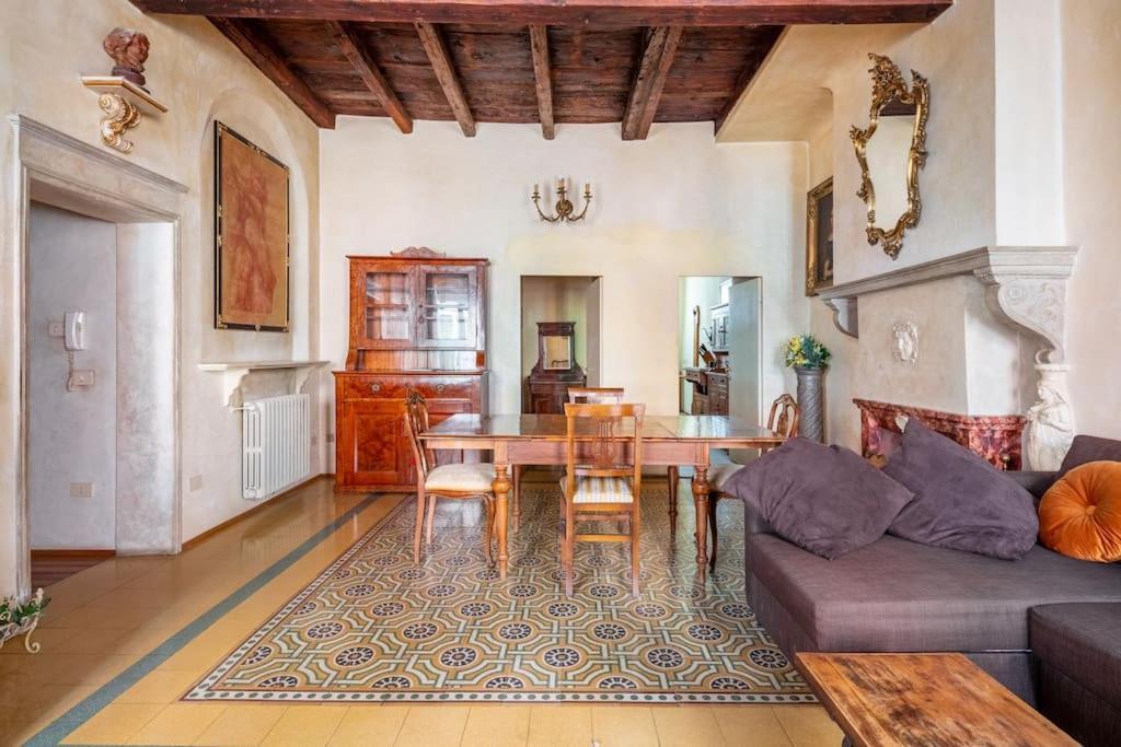 Central Elegant Apartment - Liberty House Bologna Exteriör bild
